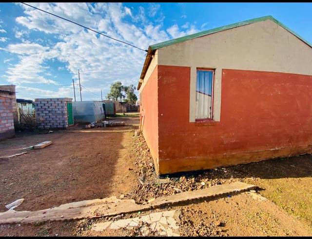 2 BEDROOM HOUSE FOR SALE IN GREENFIELD